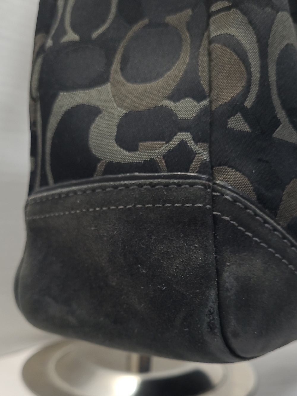 Coach Chelsea Signature C Optic Hobo - Picture 4 of 16